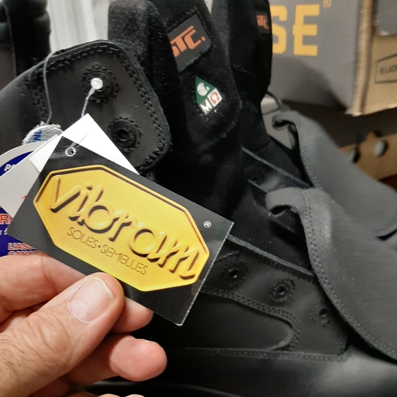 Man's working boots - Picture 7 of 10